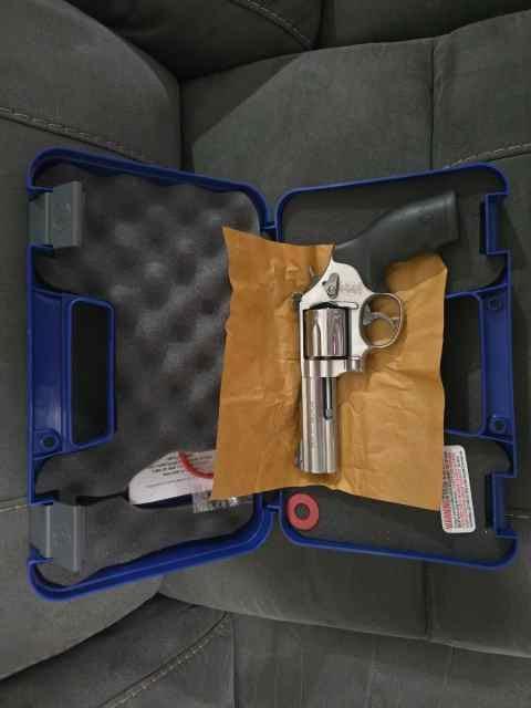 Smith &amp;Wesson 686 Plus 4&quot;