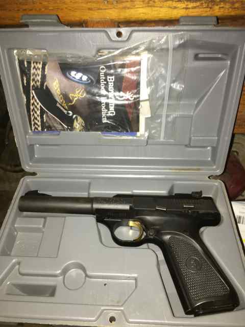 Browning buckmark 22 cal pistol