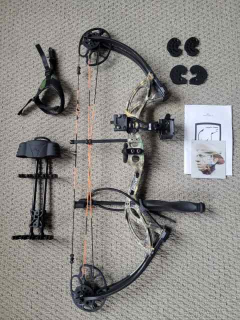 BEAR CRUZER G2 COMPOUND BOW