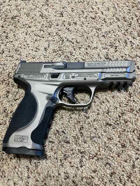 Smith &amp; Wesson M&amp;P Metal 9mm 2.0 LIKE NEW $800