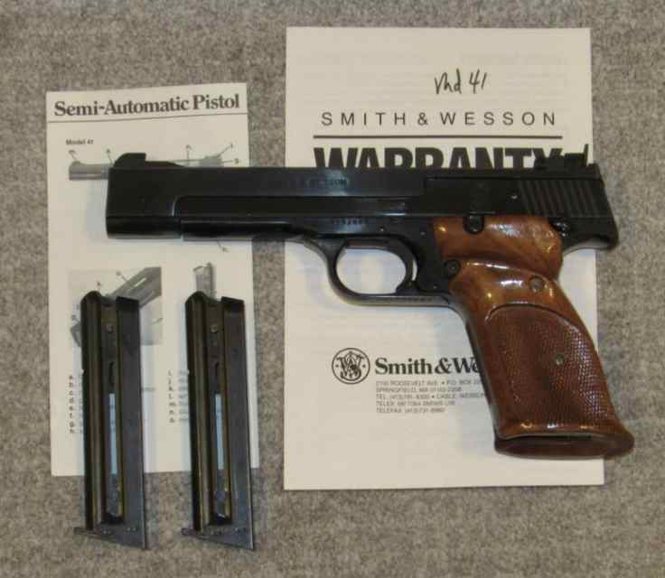 Smith &amp; Wesson Model 41 Semi Automatic Target Pist