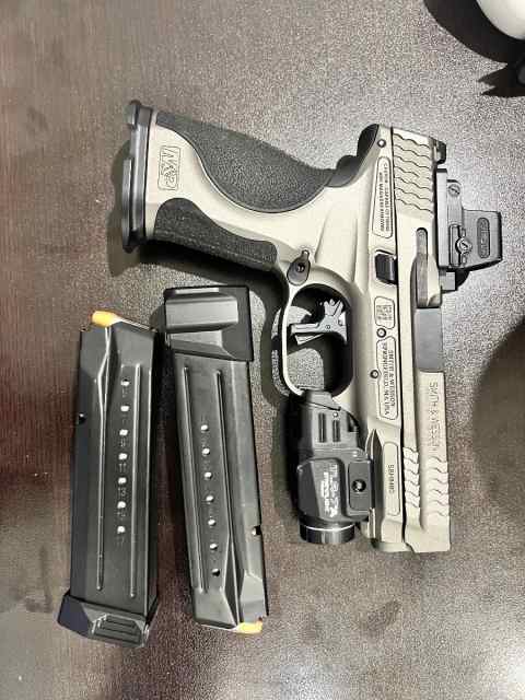 S&amp;W mp2.0 Metal - tlr7a and Holosun EPS mrs green