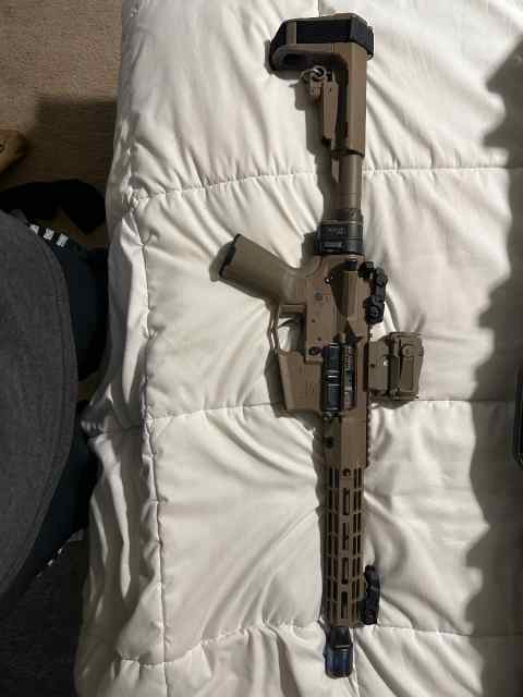Aero Precision M4E1 - premium