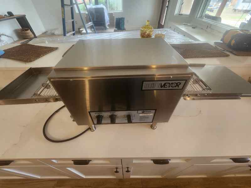 WTT Holman Miniveyer Oven 