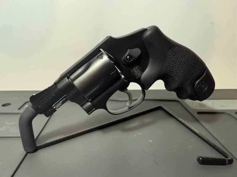 S&amp;W 442 Airweight w/ shell and extras