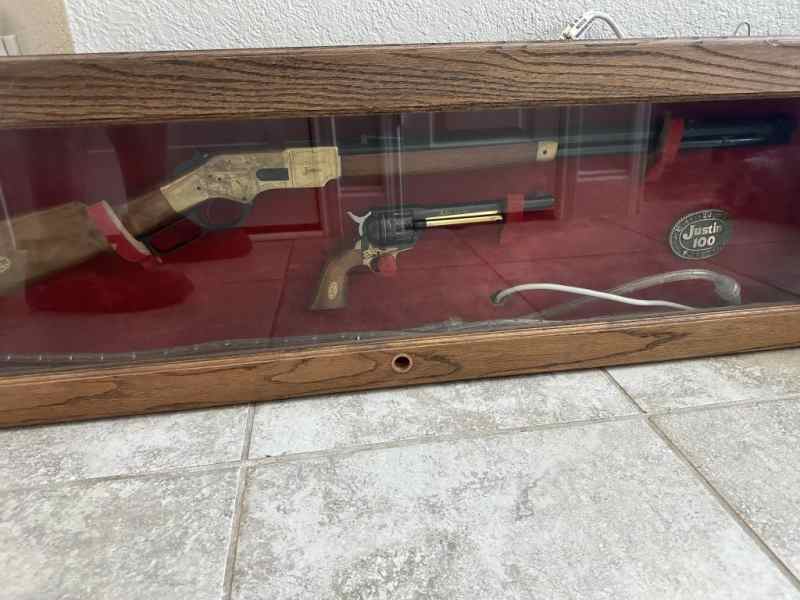 Justin Boots 100th Anniversary Rifle Pistol Set