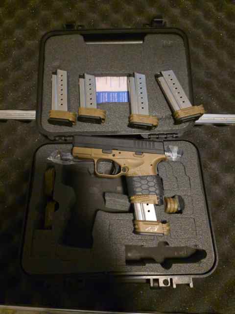 Like new Springfield xd5 9mm with extras!