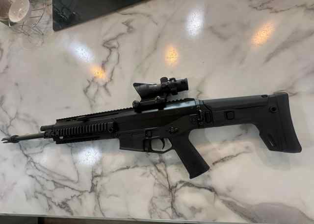 Bushmaster ACR with Trijicon ACOG
