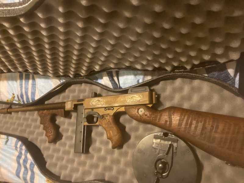 Auto ordnance Chicago type writer (bootlegger)