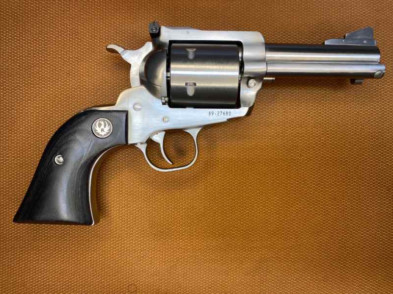 NEW IN BOX - Ruger Super Blackhawk 44 - 3.75&quot; 0817