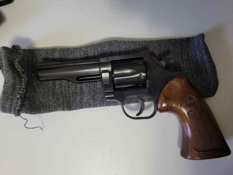 Dan Wesson 357 Revolver 