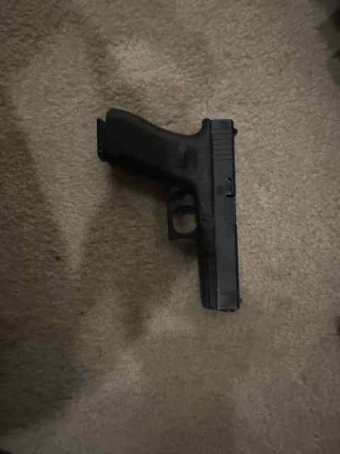 Glock 17  Gen 3 