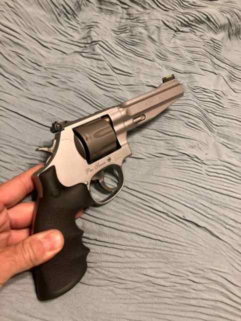 Smith and Wesson 986 pro 