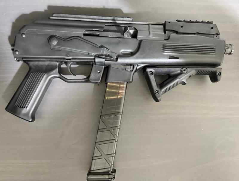 PAK-9 in 9mm with two magazines 