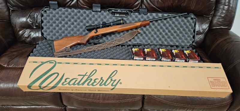 Weatherby Vanguard Deluxe 30-06 w/Leupold - ammo