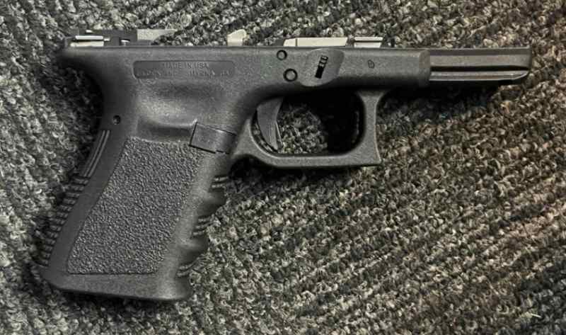 NEW GLOCK 19 G3 COMPLETE FRAME