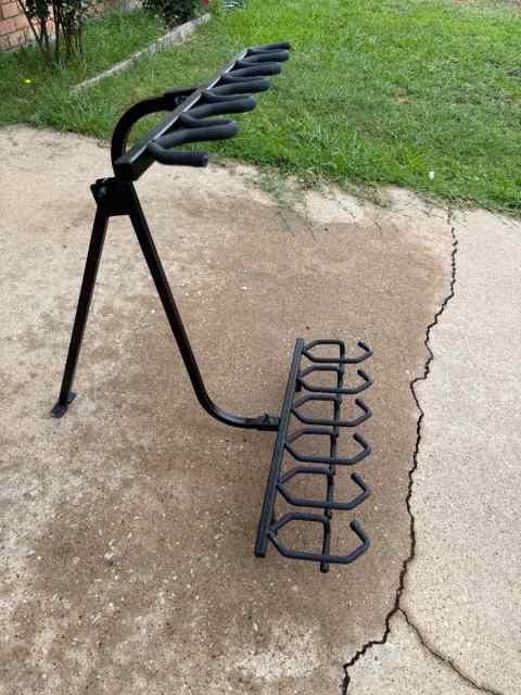 Folding Metal Gun Rack Hold Up Displays