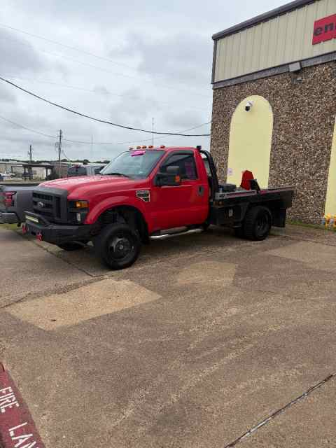 2009 Ford F350 4 wheel drive. 
