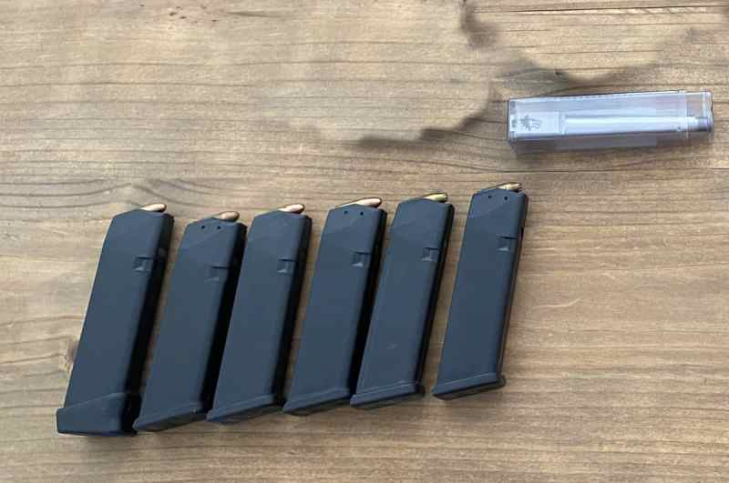 Lone Wolf 9mm Conversion Barrel for Glock22 W/Mags