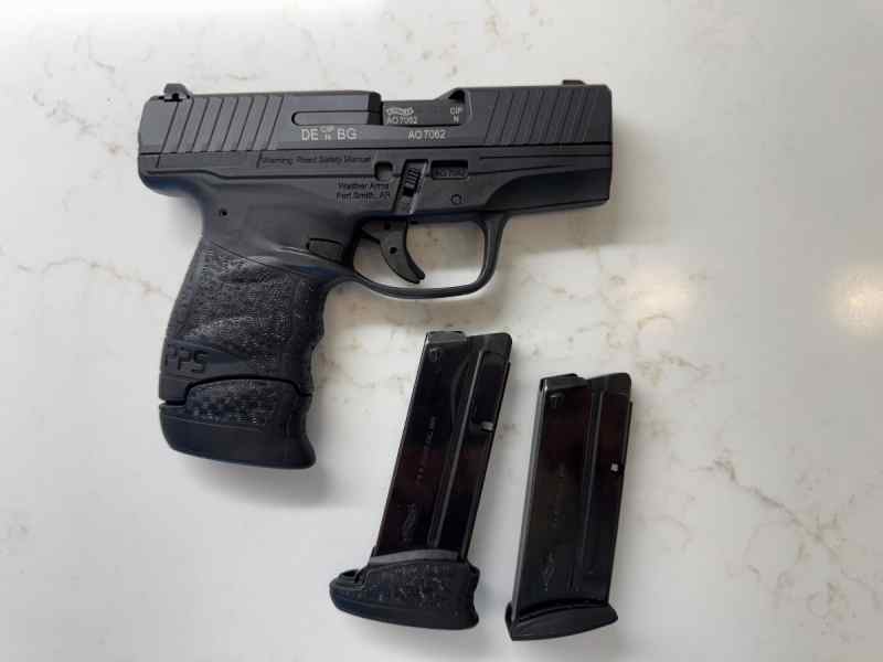 Walther PPS M2 9mm with 3 mags and case