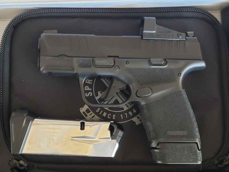 NEW Hellcat w/Shield SMS Red Dot + 3 mags