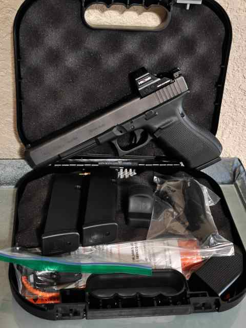 Like New 10mm Glock 40 MOS w/ Holosun 407C-X2