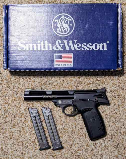 2 x .22LR Pistols: S&amp;W Model 22A &amp; Keltec P17