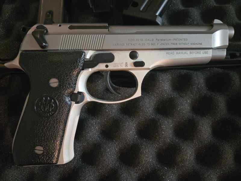 Italian Made Beretta 92FS Inox 9mm - Barely Used