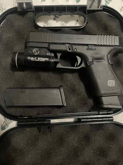 Glock 23 