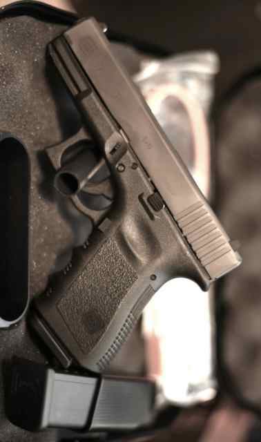 Glock 19 Gen 3 9mm 15-Rd mags