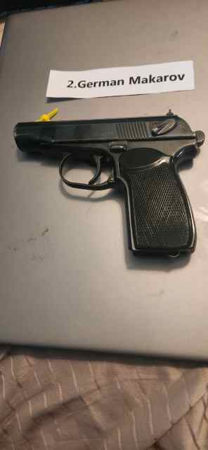 2 Pistols