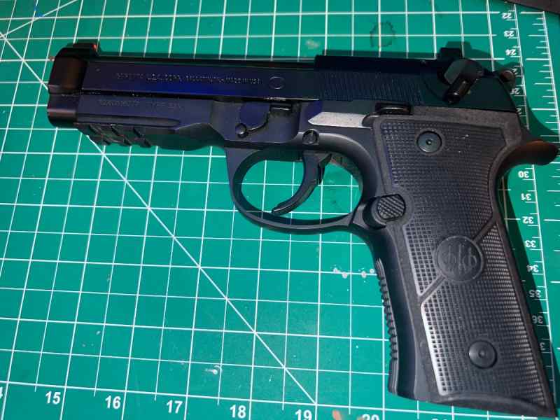 Beretta 92X Full size J92FR920 9MM 10Rd Mag