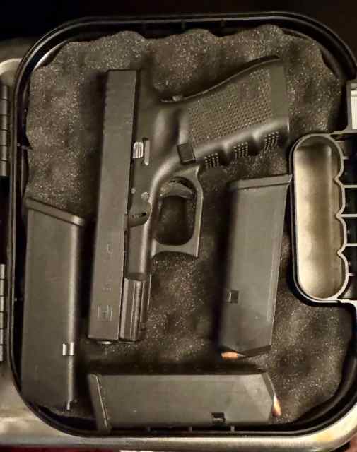 Mint Condition Glock 19 Gen 4
