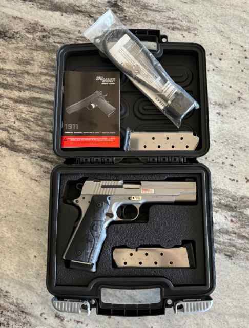 SIG SAUER 1911 - 45 Pistol w/Laser Grip 