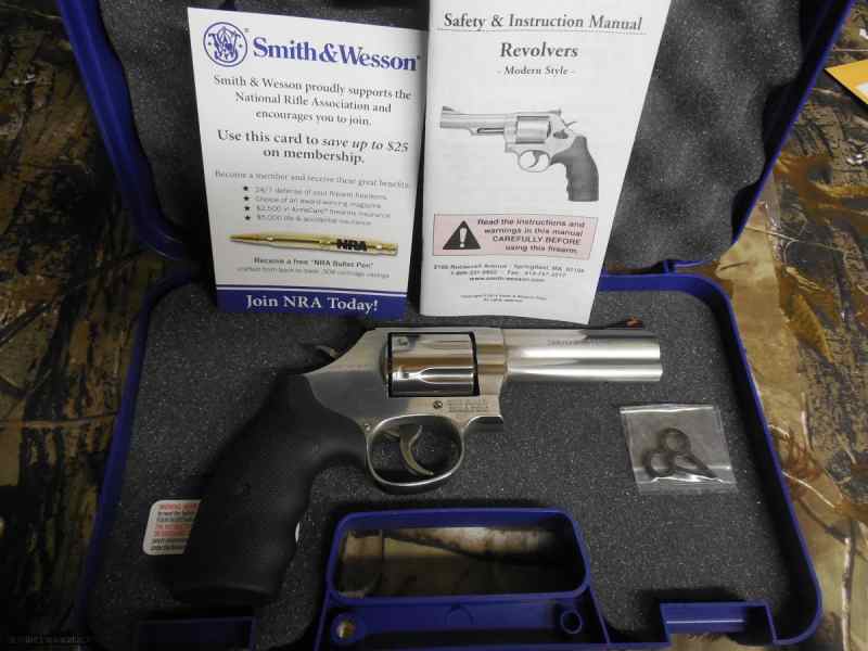 Smith &amp; Wesson Model 686 4.13&quot; Barrel New-In-Box