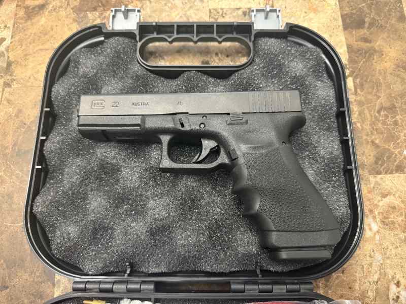 Glock 22 Gen 3 .40 cal pistol BNIB