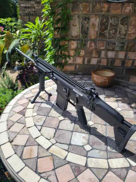 SCAR 17s 7.62