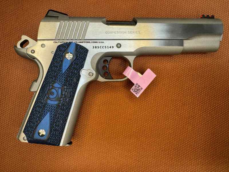 NEW IN BOX - Colt Competition Series 70 -.38Super 