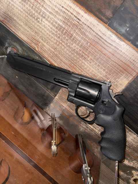 Smith &amp; Wesson 629 Stealth Hunter 