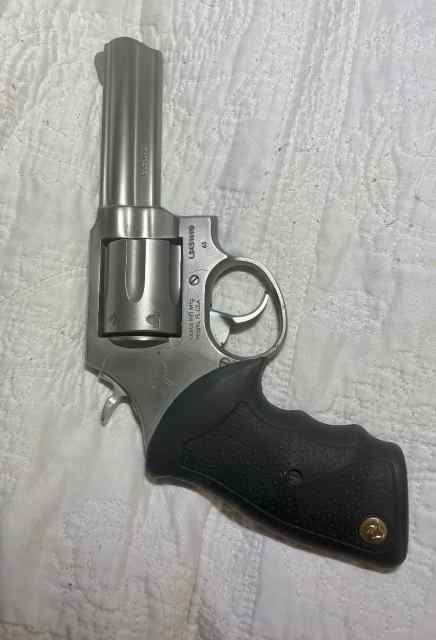 TAURUS 357 6 shot