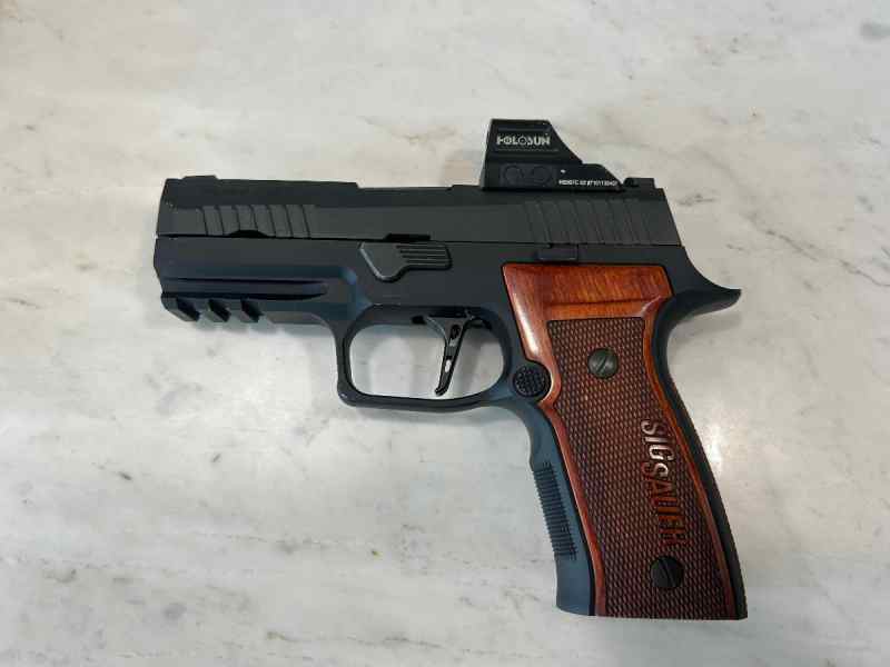 SIG P320 CW2.jpg