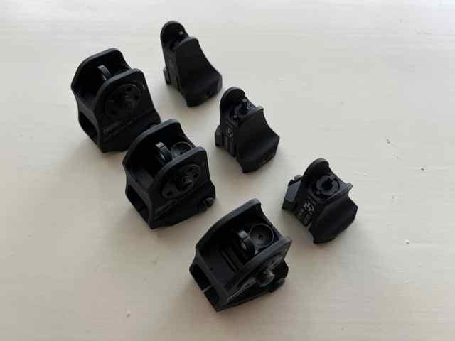 Daniel Defense fixed sights - front and rear