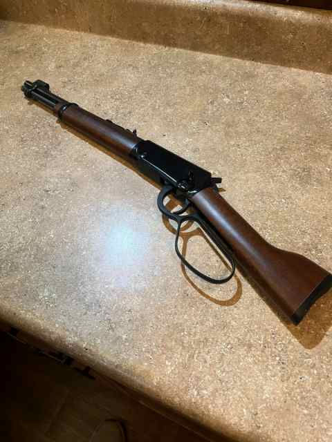 Henry 22 LR Mares Leg