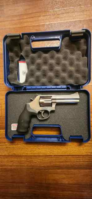Smith and Wesson 686