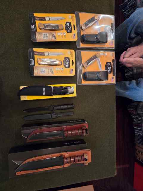 NEW COLLECTIBLE KNIVES FOR SALE