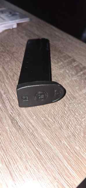 Smith &amp; Wesson M&amp;P 15rnd Magazine 40.cal