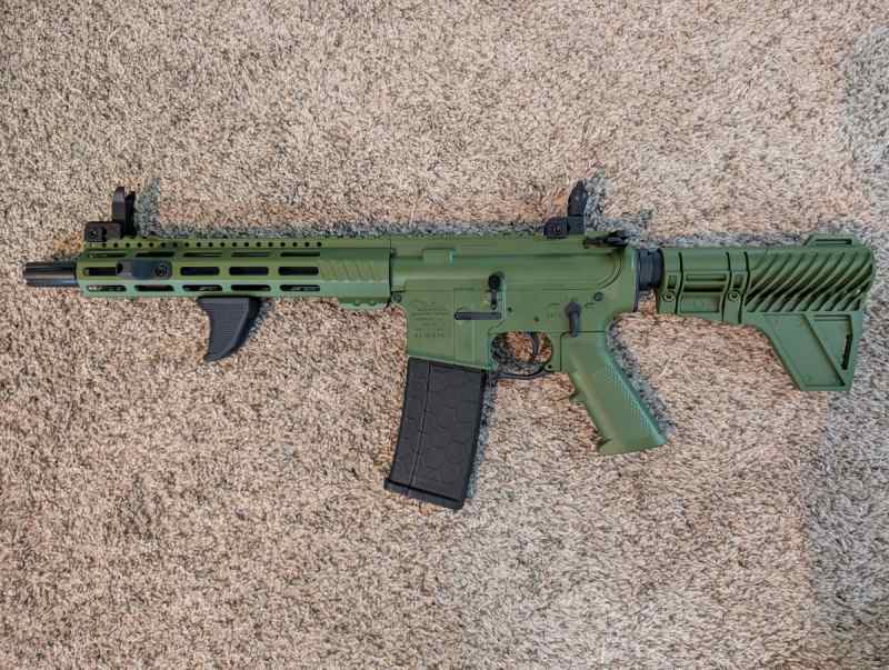 Ar15 ARP 10.5&quot;5.56 Multicam Green Cerakote 