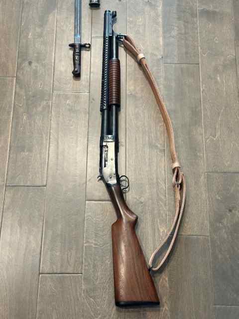 Winchester 1897 Shotgun (trench gun)
