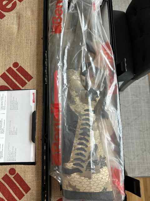 Benelli SBE 3 - marsh/patriot brown cerakote. 
