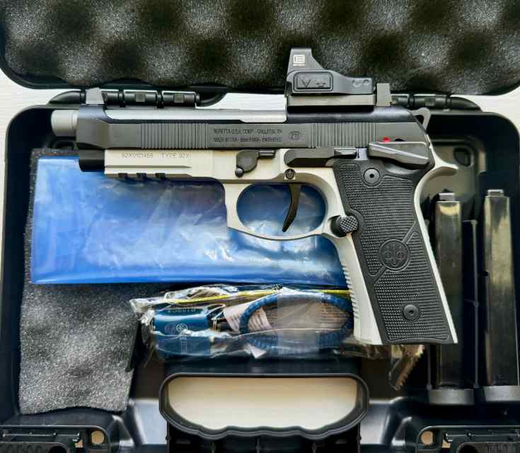 Pair of Beretta Pistols w/Extras! 9mm